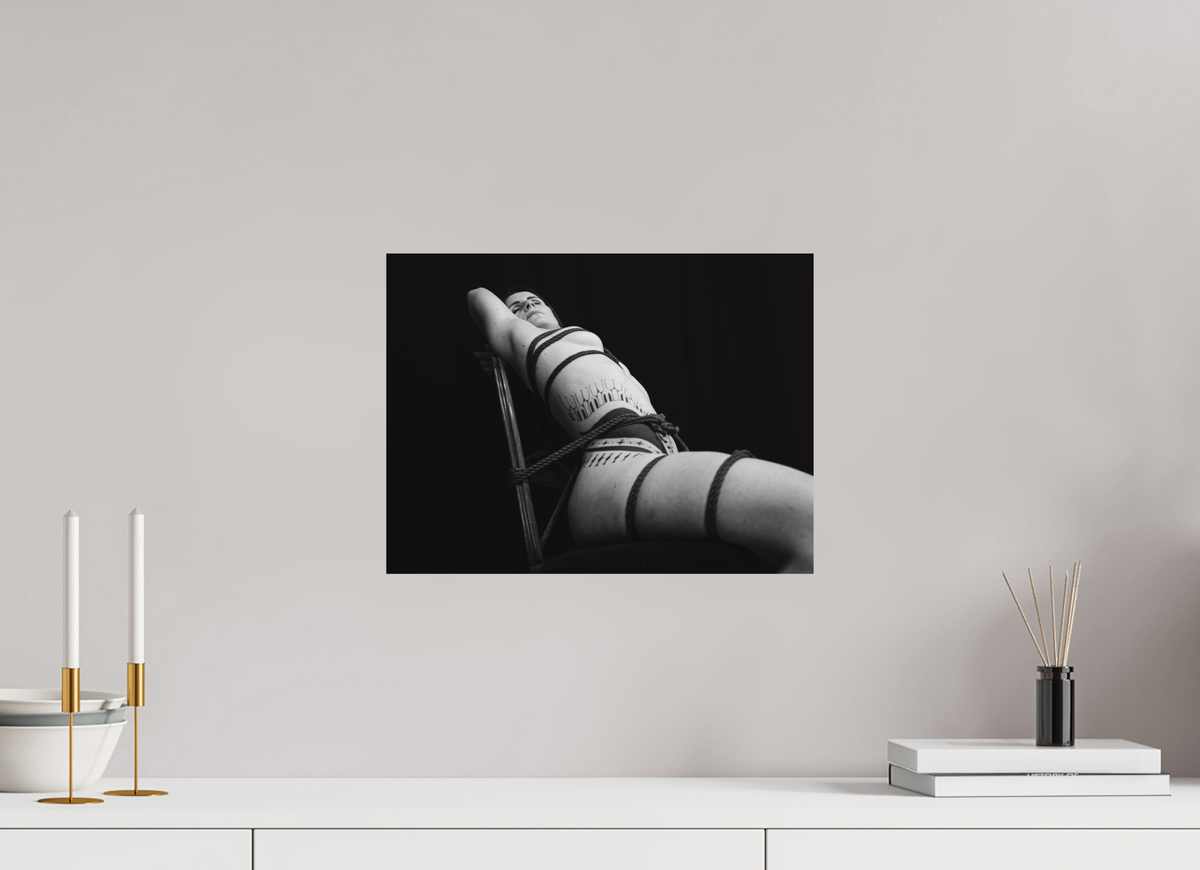 40 x 30 cm, Photographie Shibari de LiliSuperFly#1, cordes sur le dos, tirage sur aluminium Dibond