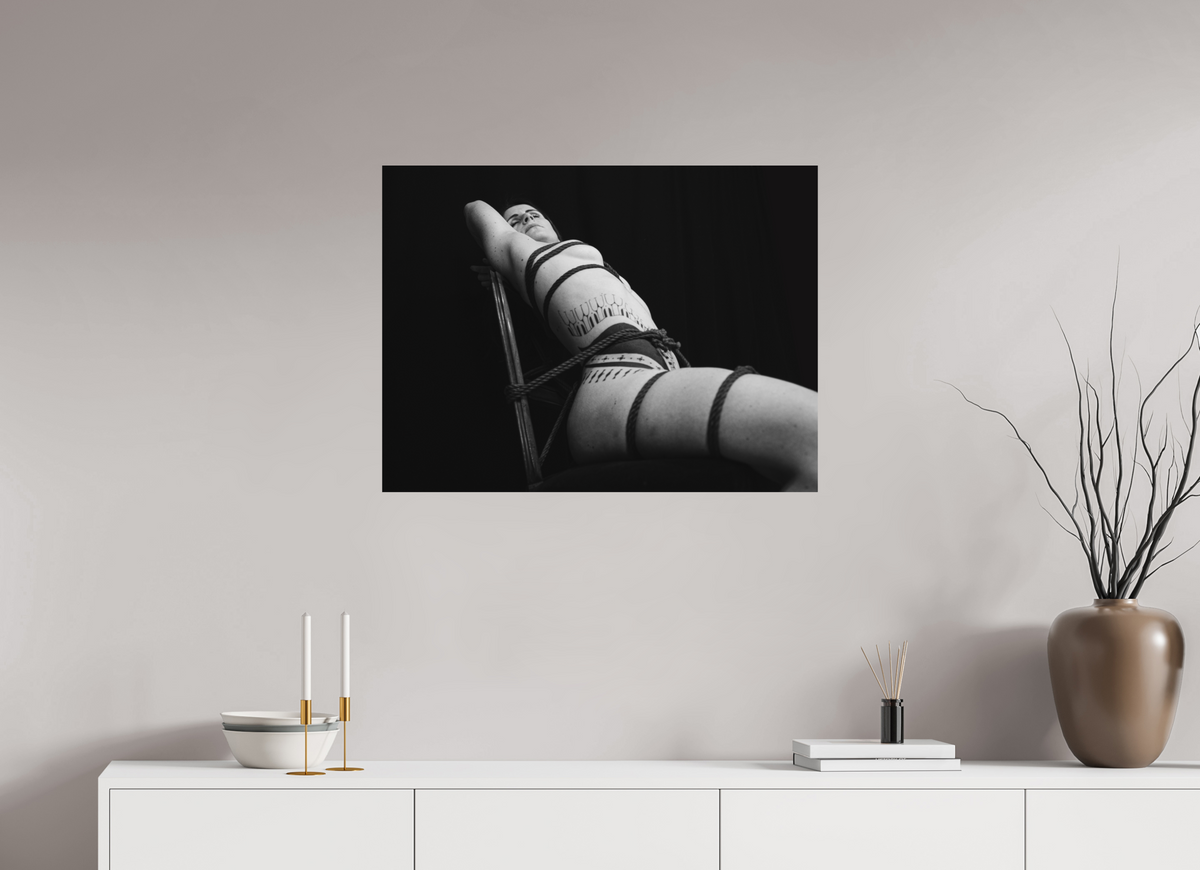 80 x 60 cm, Photographie Shibari de LiliSuperFly#1, cordes sur le dos, tirage sur aluminium Dibond